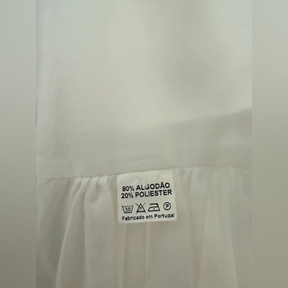 Elegant White Dress with Gray Waistband - Picture 4 of 4